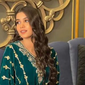 Meet your Posher, Ashi